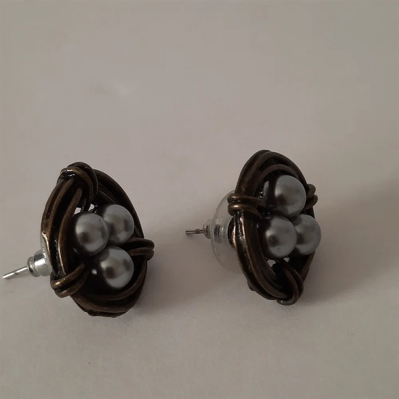 Vintage Pearl Basket Eggs Cluster Hematite Earrings Dark Bronze - Picture 2 of 7